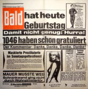 TX-181 Scripture - 2-ply - Klee Design 1990 - Bald hat heute Geburtstag / Newspaper